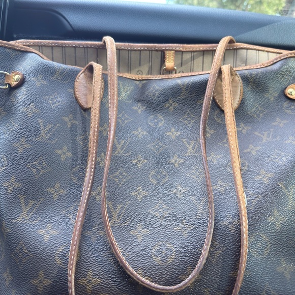 Authentic Louis Vuitton Neverfull MM - Picture 2 of 15
